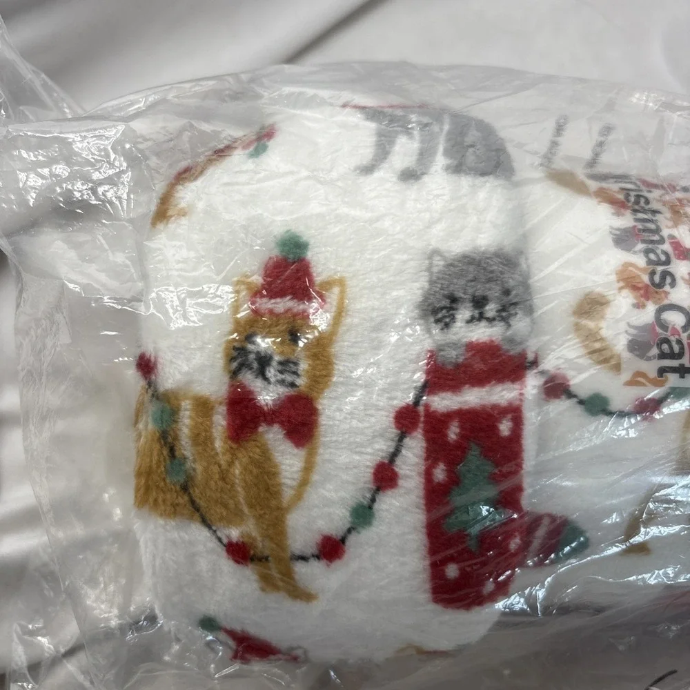 Plush Christmas Throw White Christmas Cat Stocking Blanket White OS NEW‎